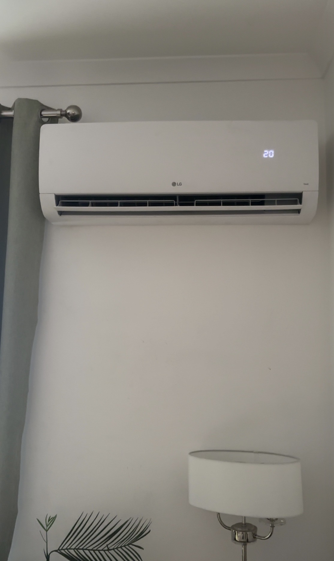 LG DualCool indoor wall unit fitted in a bedroom near Evesham